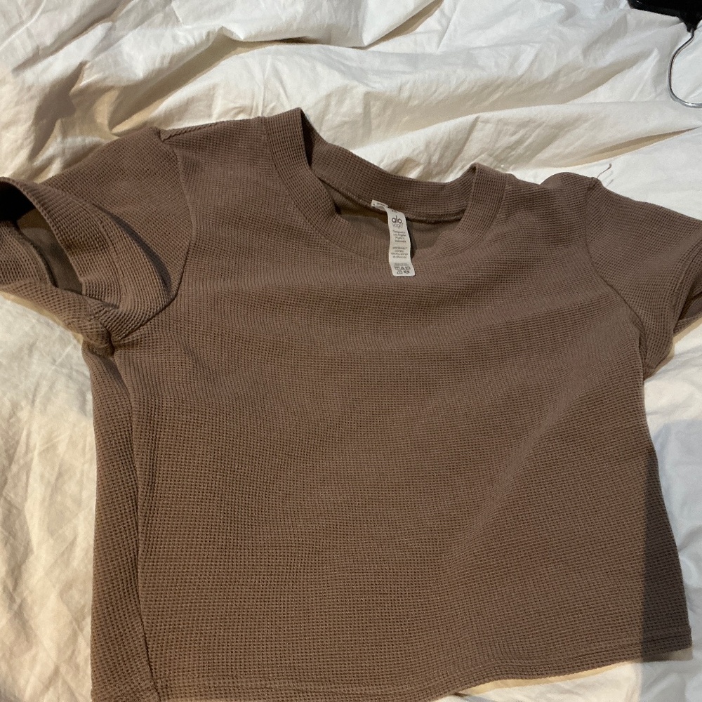 ALO Brown Waffle knit cropped tee, fitted short sleeve xs